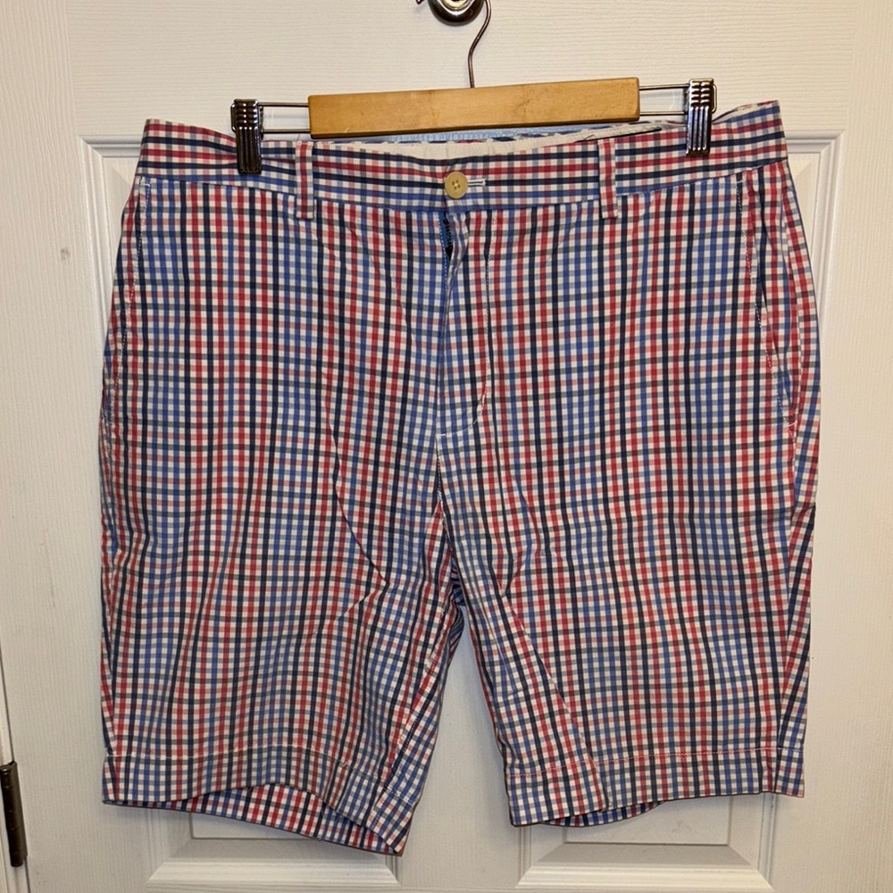 Men's vineyard vines shorts size 36